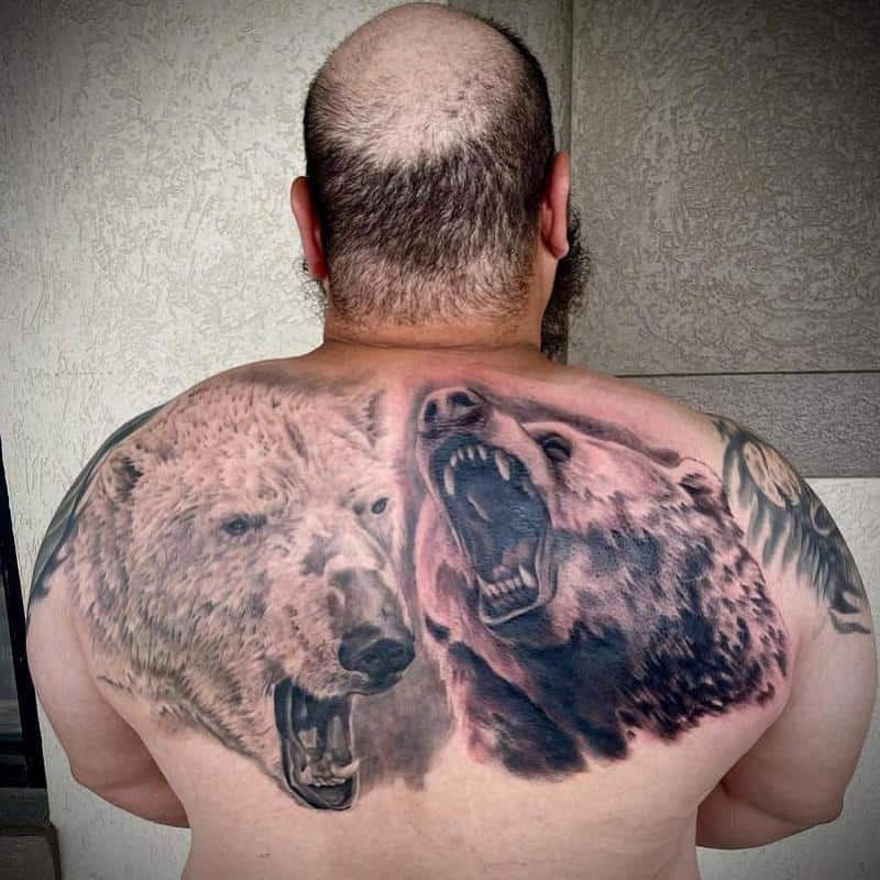 Tatuaje en la espalda del oso 3