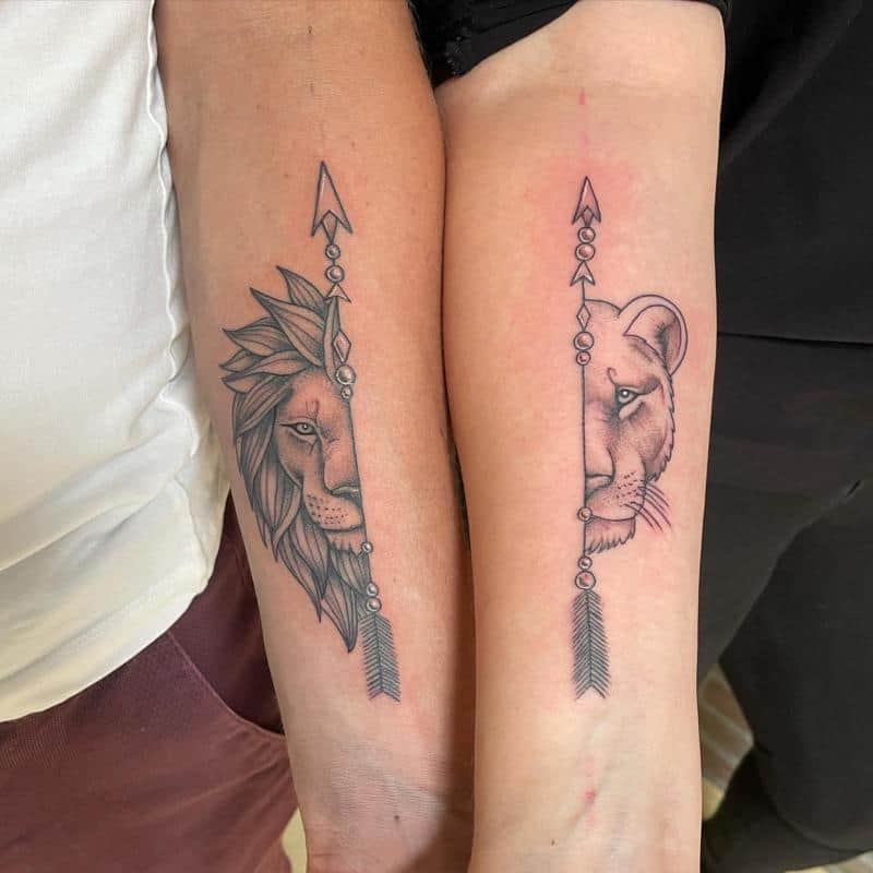 Tatuaje de pareja de dos mitades
