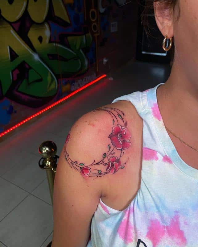 Tatuaje de peonía en el hombro 5