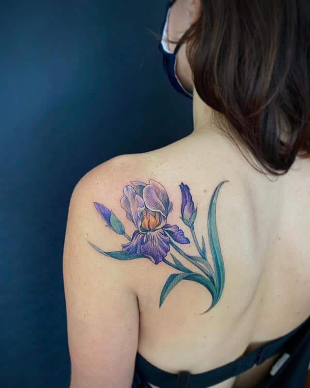 Tatuaje de iris en el hombro 1