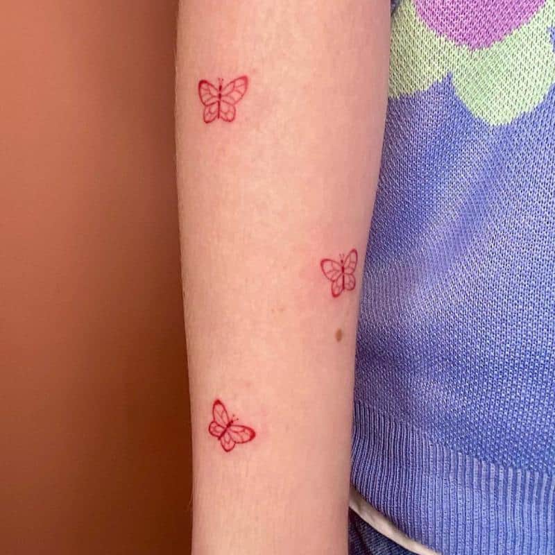 Tatuaje de mariposa roja 3