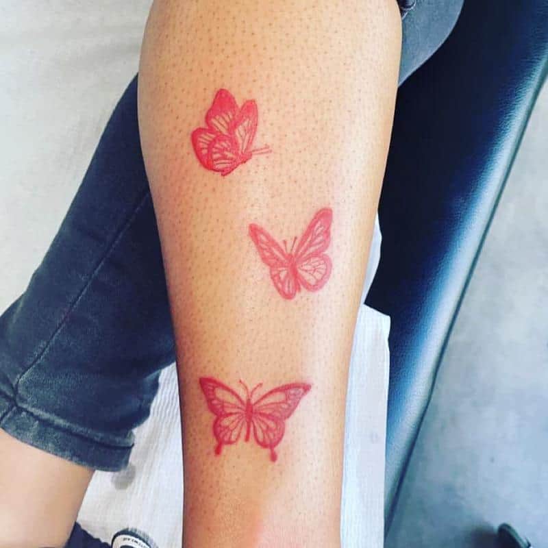 Tatuaje de mariposa roja 5