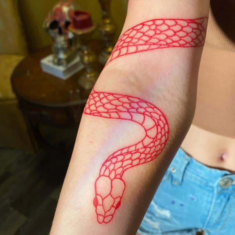 Tatuaje de serpiente roja 4