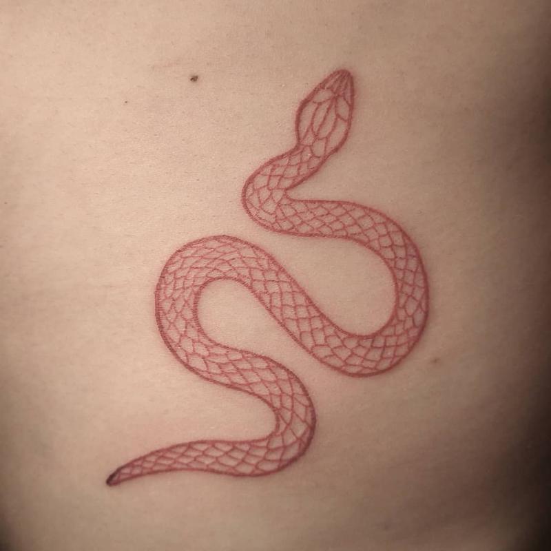 Tatuaje de serpiente roja 2