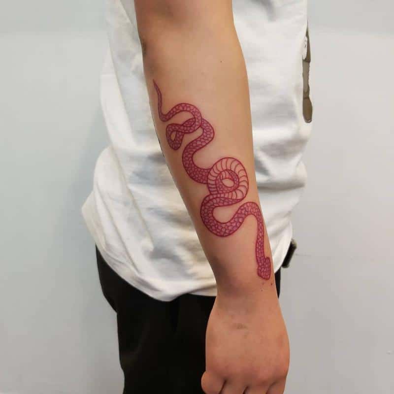 Tatuaje de serpiente roja 7