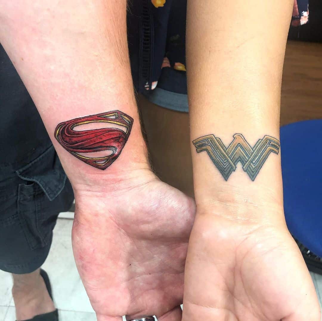 Tatuajes de superhéroes hermano y hermana 3