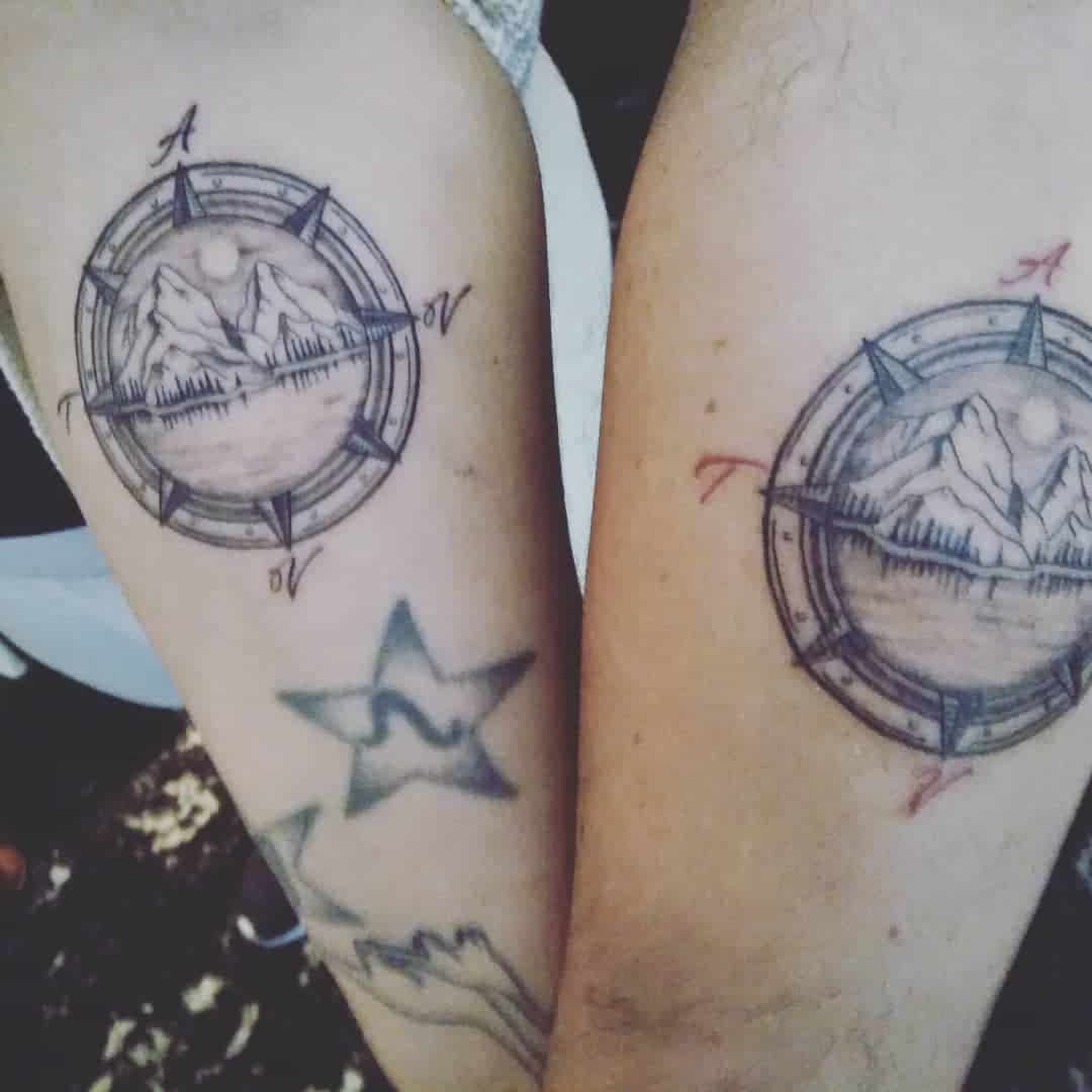 Brújula hermano y hermana tatuajes 1