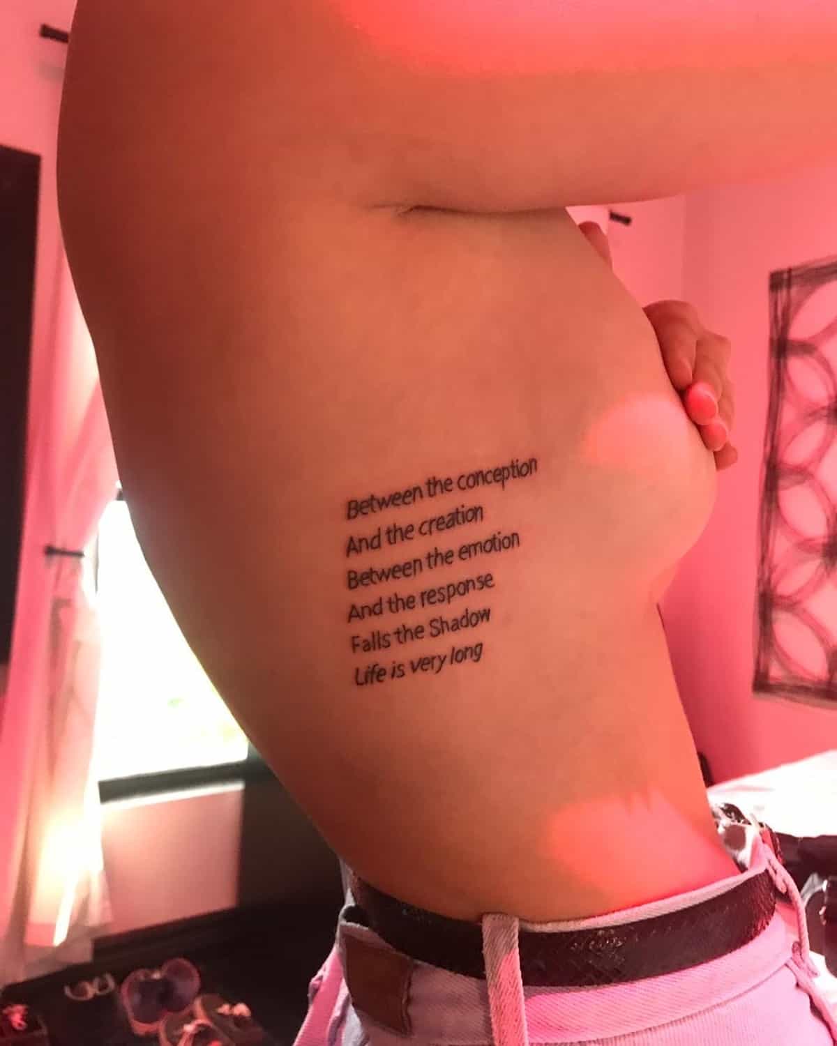 Tatuaje de cita de poesía 3