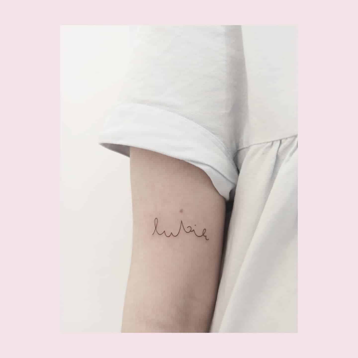Tatuaje de una sola palabra 1