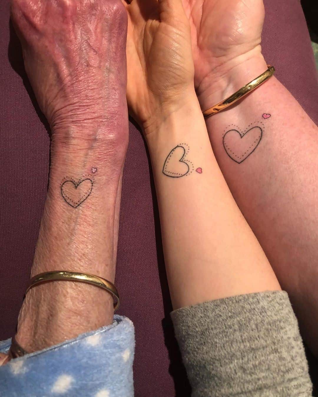 Tatuaje de la familia del símbolo del corazón