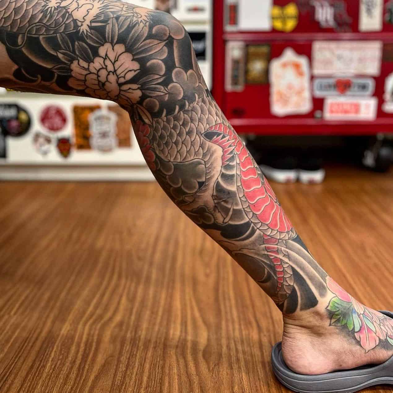 Tatuaje en la manga de la pierna 2