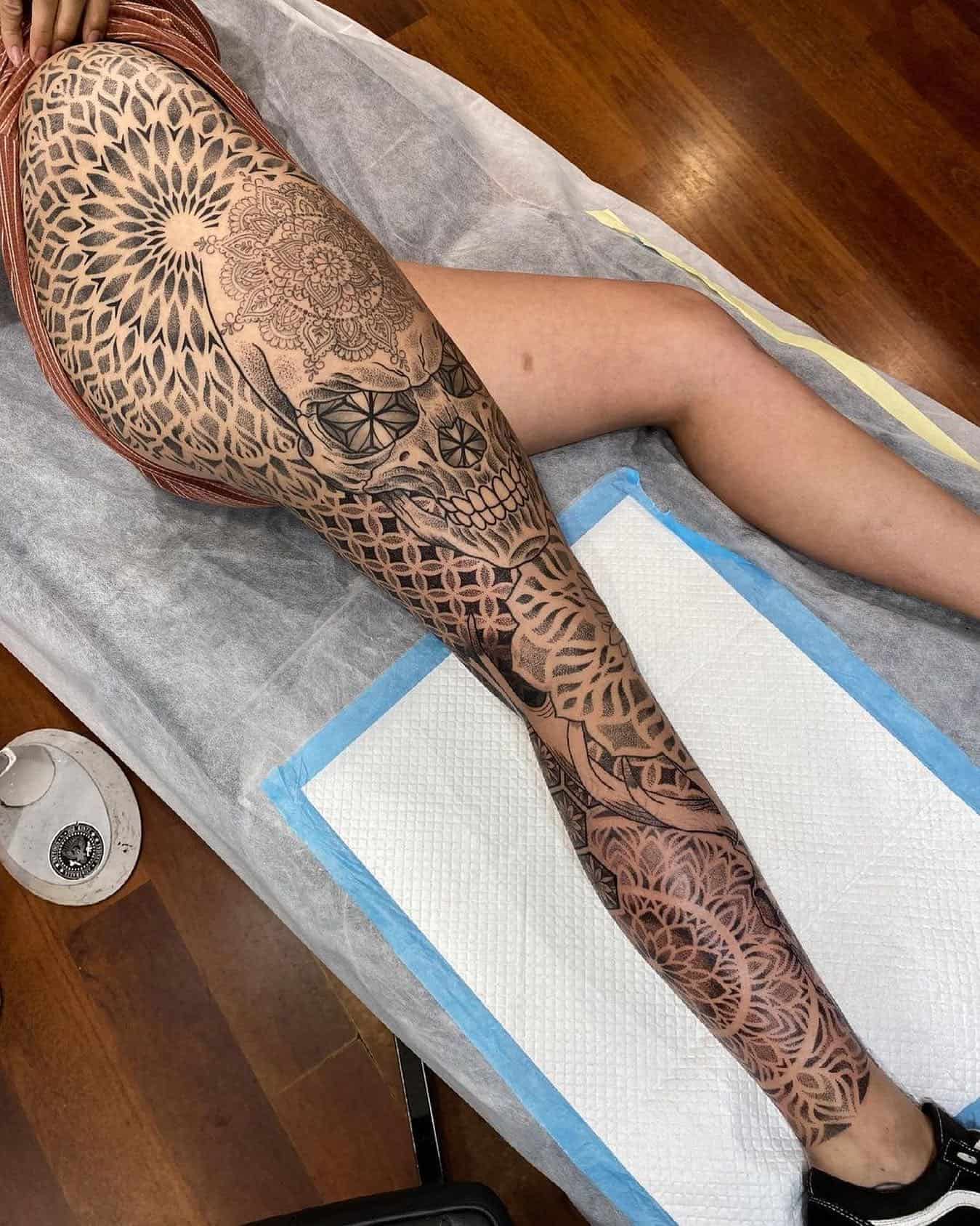 Tatuaje en la manga de la pierna 4