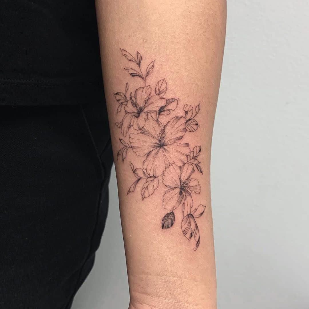 Tatuaje de flor de hibisco pequeño 