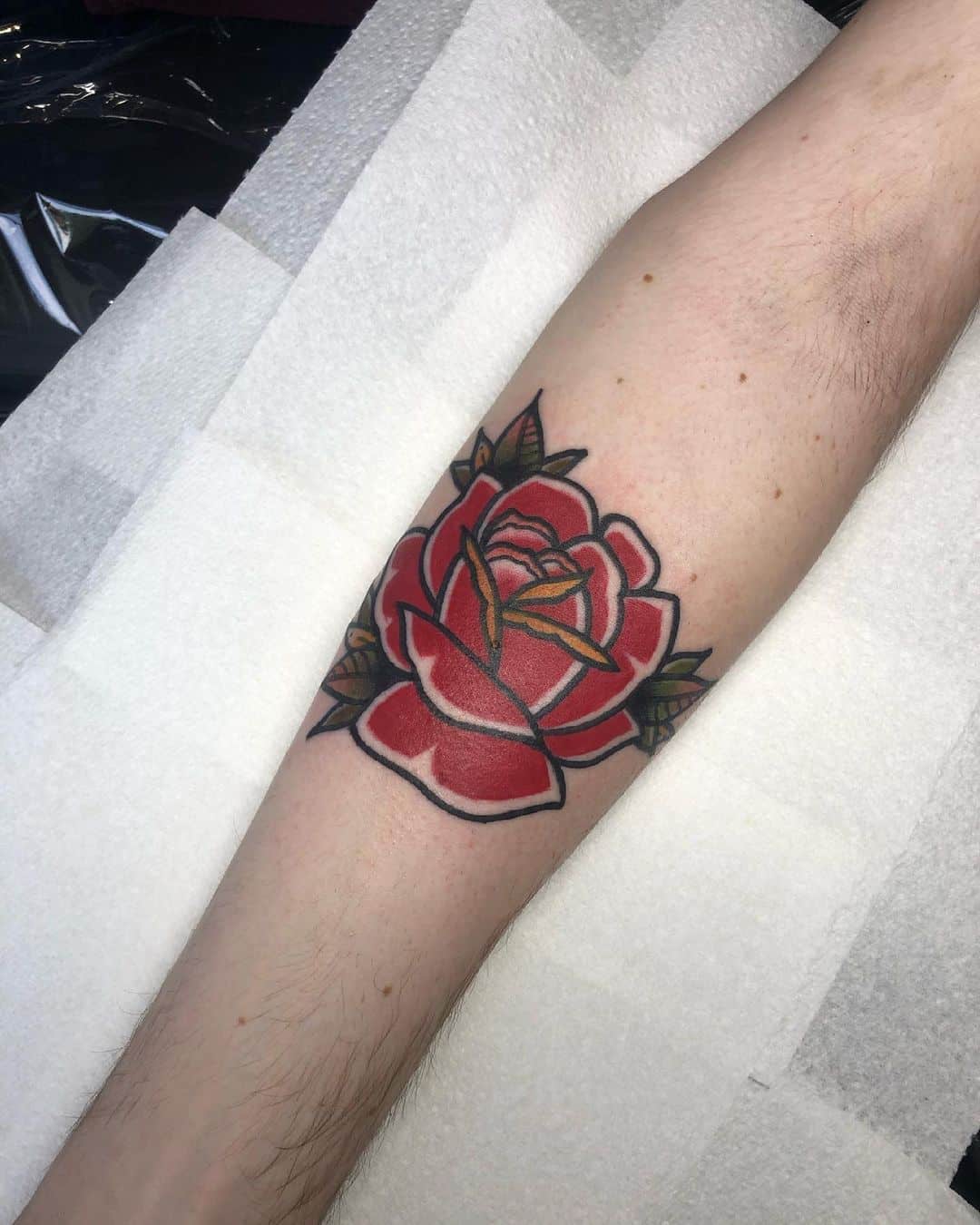 Rosa antebrazo tatuaje 2