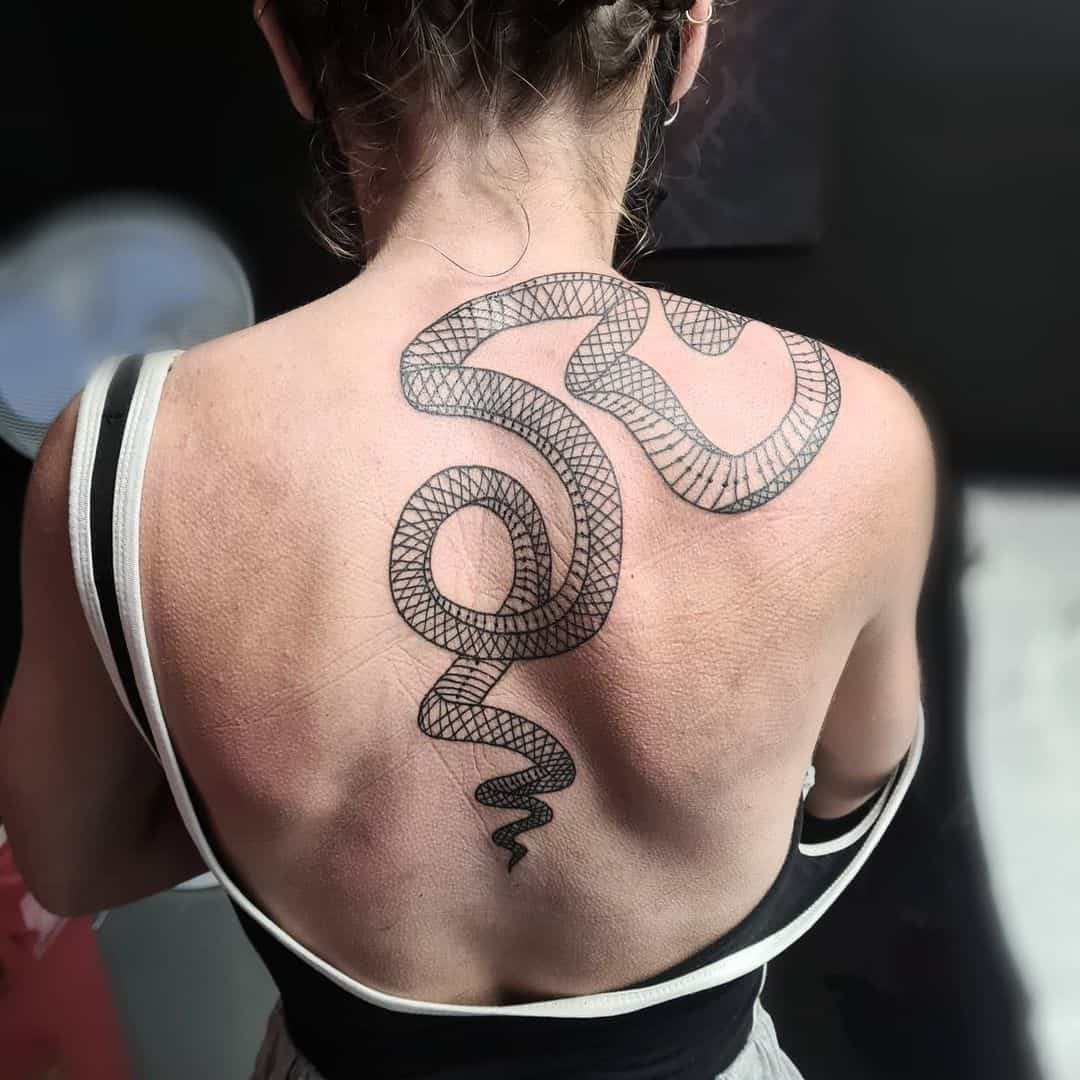 Tatuaje de serpiente para mujer