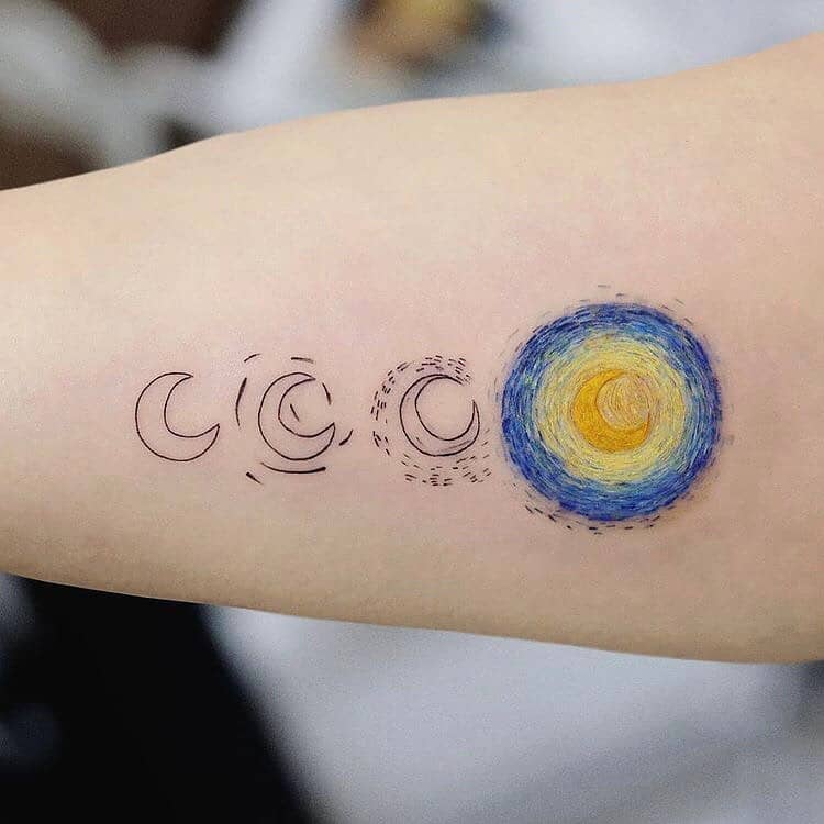 Tatuaje de estilo artístico