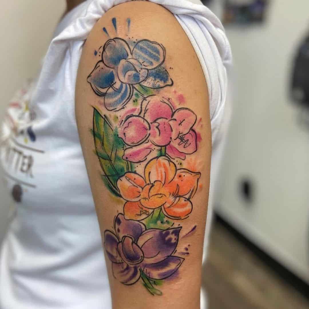 Tatuaje floral acuarela