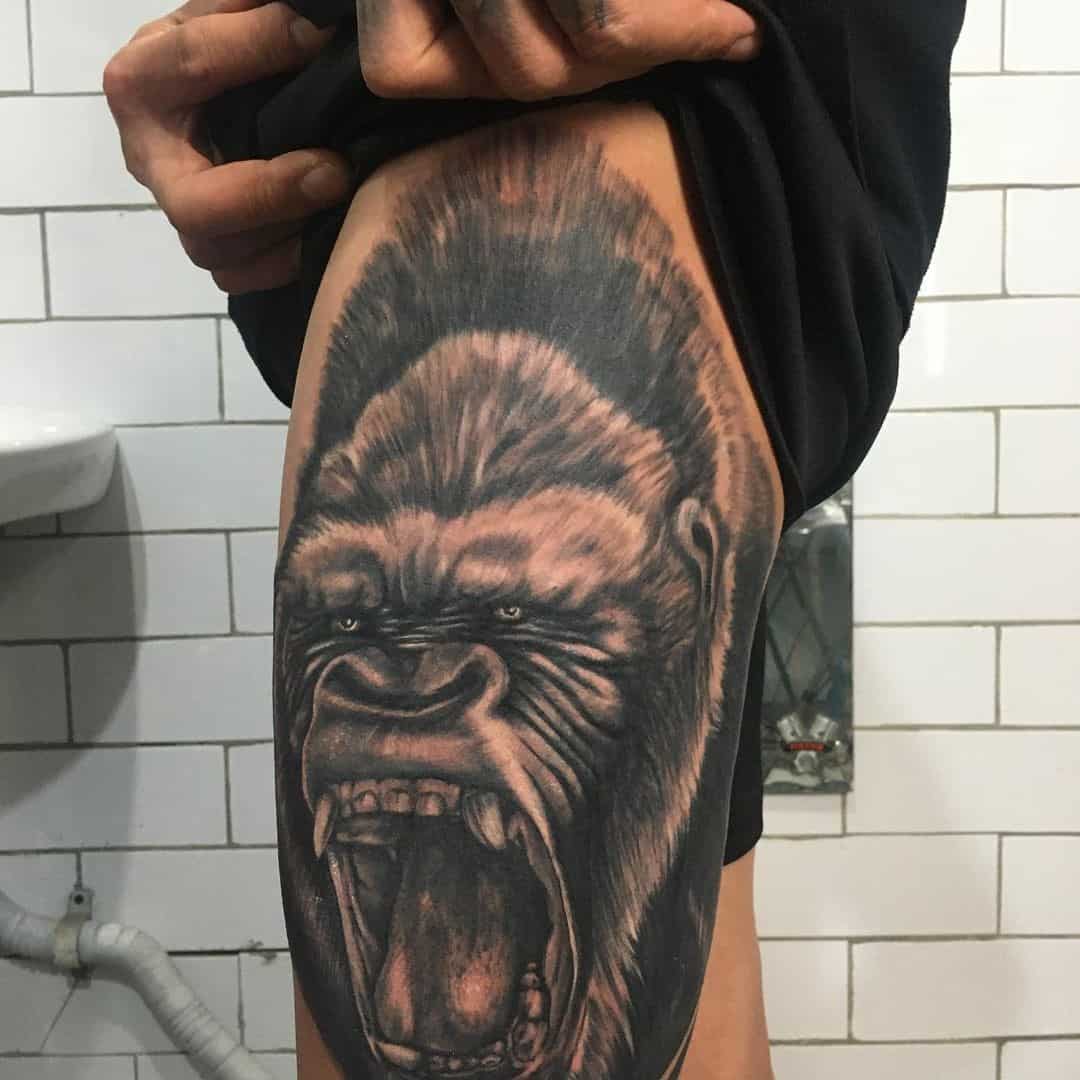 Ideas de tatuajes de King Kong en las piernas