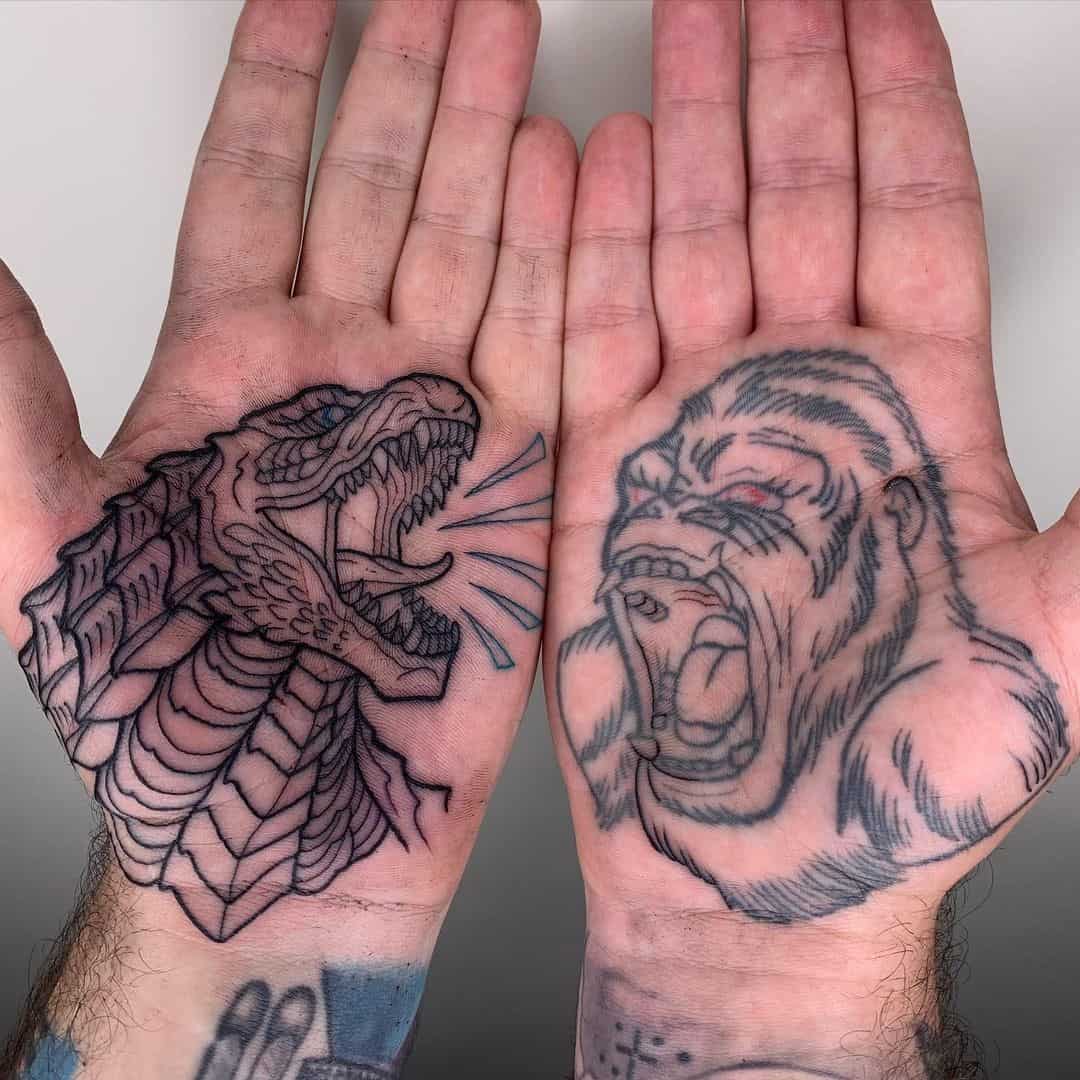 Tatuaje de Godzilla VS King Kong