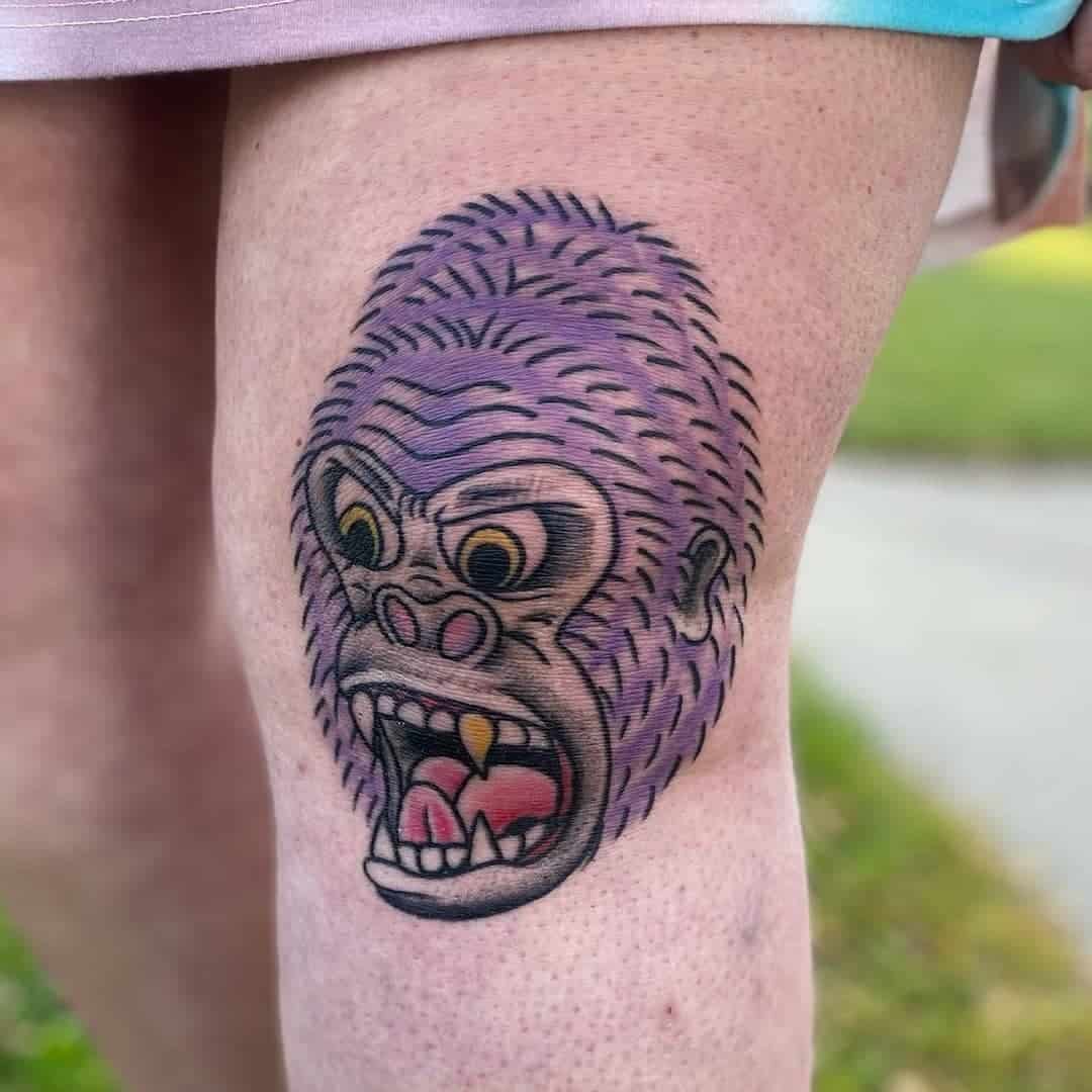 Idea púrpura del tatuaje de King Kong