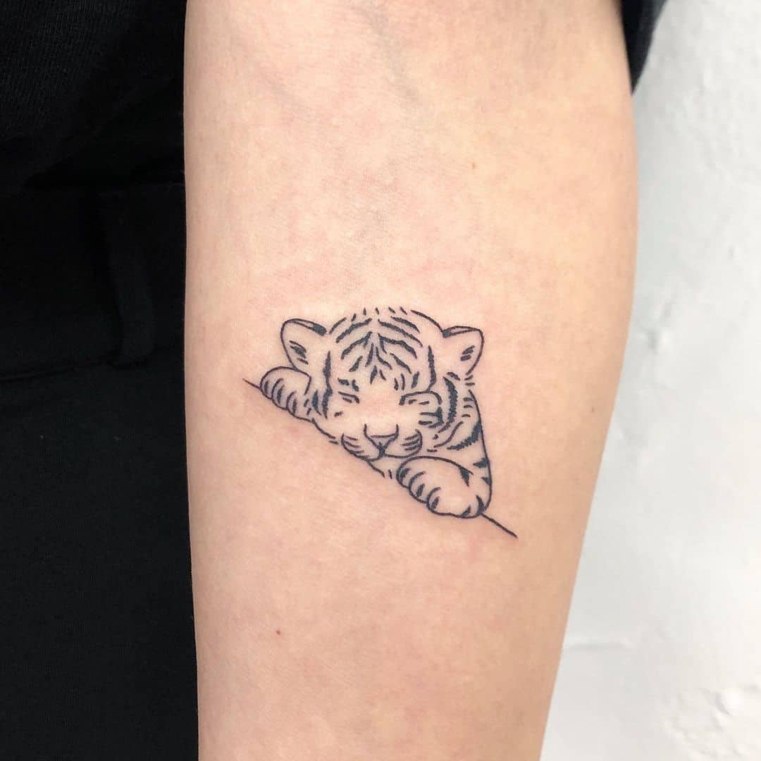 Tatuaje en el antebrazo, tigre lindo