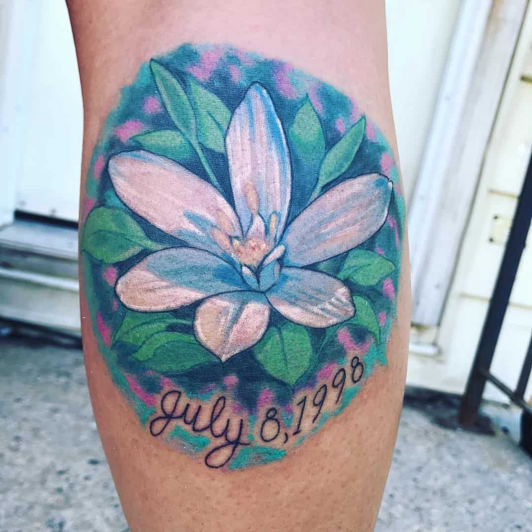 Tatuaje de flor de jazmín azul de becerro 