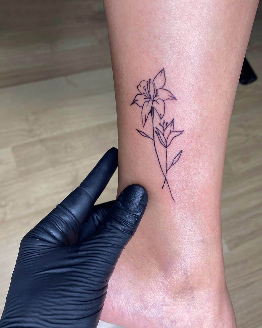 Flor de jazmín tatuaje minimalista lindo arte