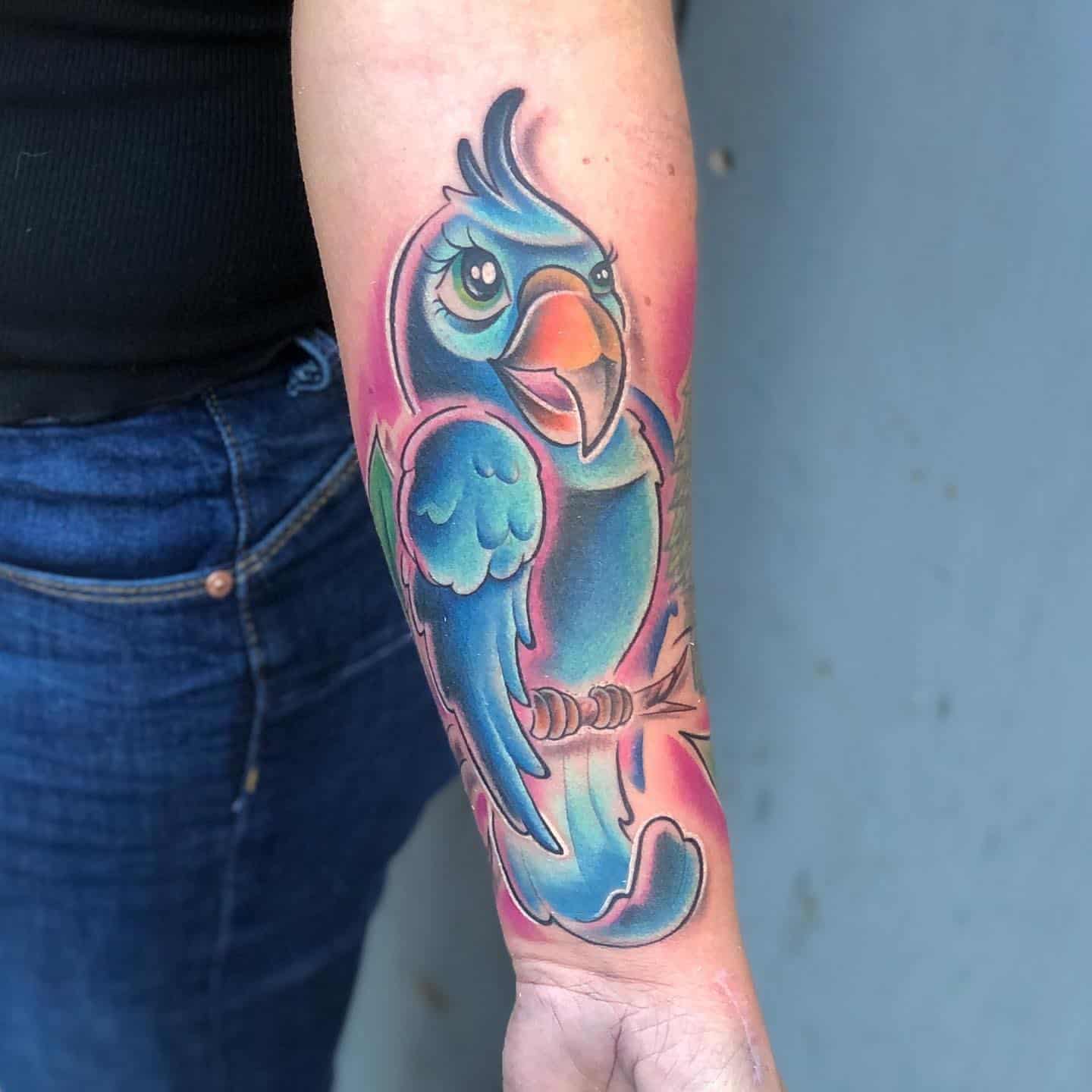 Tatuaje de pájaro de la nueva escuela 1