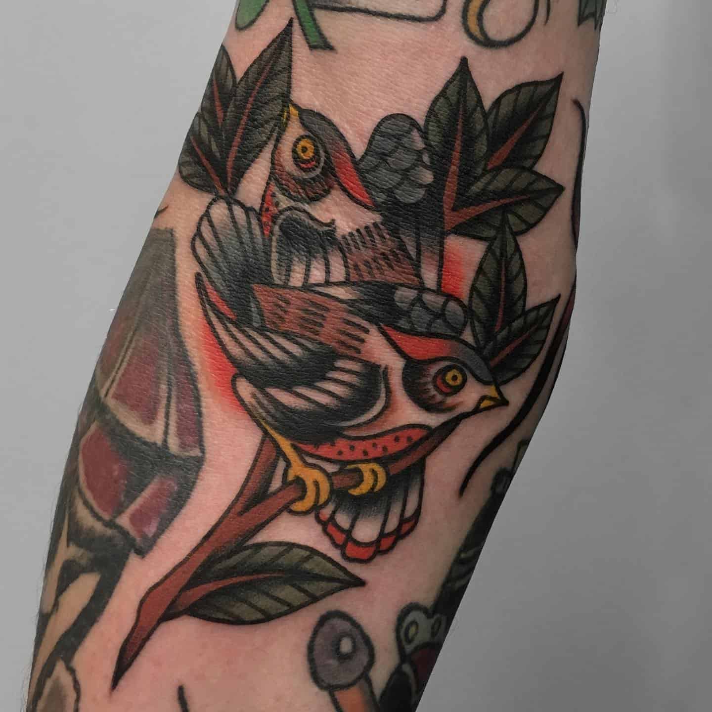 Tatuaje de pájaro tradicional 3