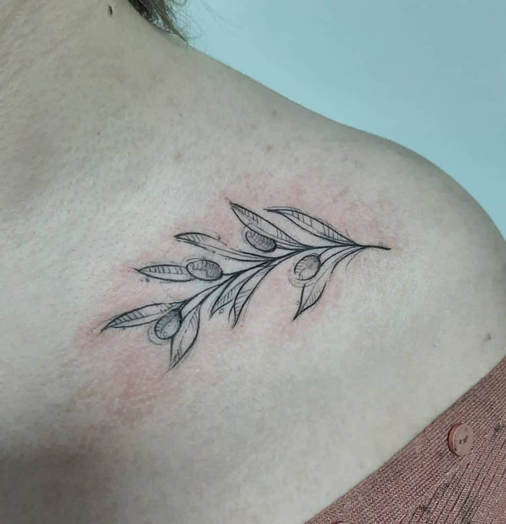 Tatuaje de rama de olivo griego 2