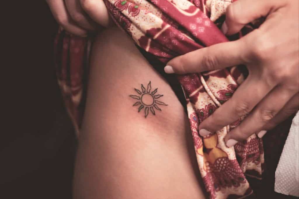 Tatuaje de sol con grandes significados 4