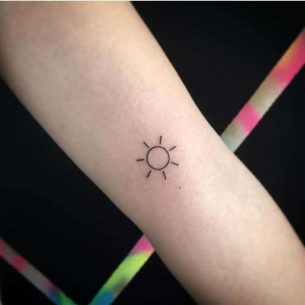 Tatuaje de sol con grandes significados 5