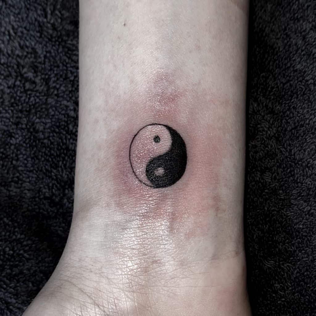 Tatuaje Yin Yang con grandes significados 3