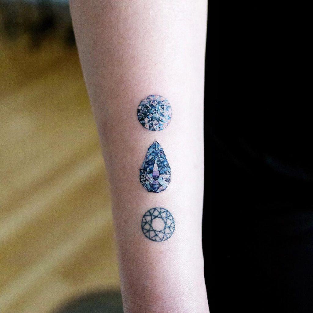 tatuaje de diamante azul 1
