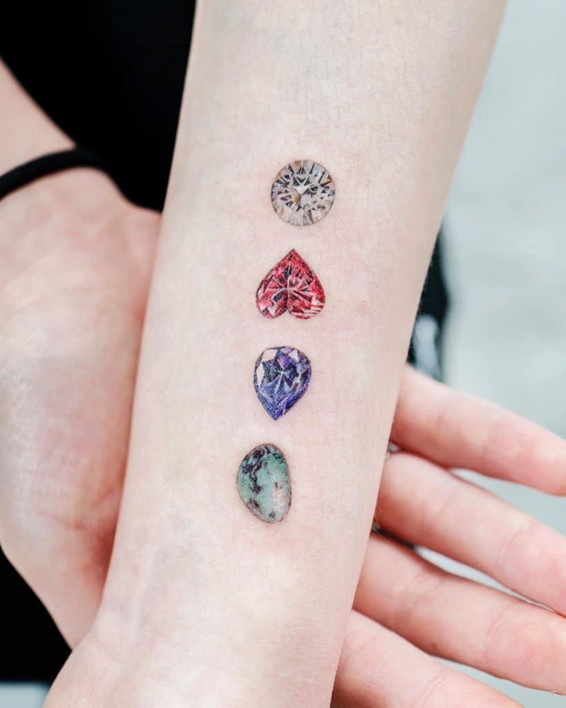 Tatuajes de diamantes multicolores 03