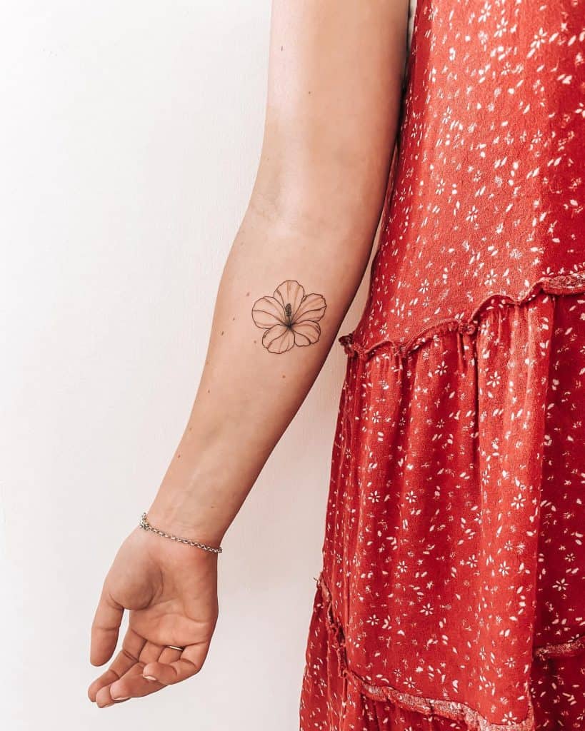 tatuaje de flor de hibisco 1