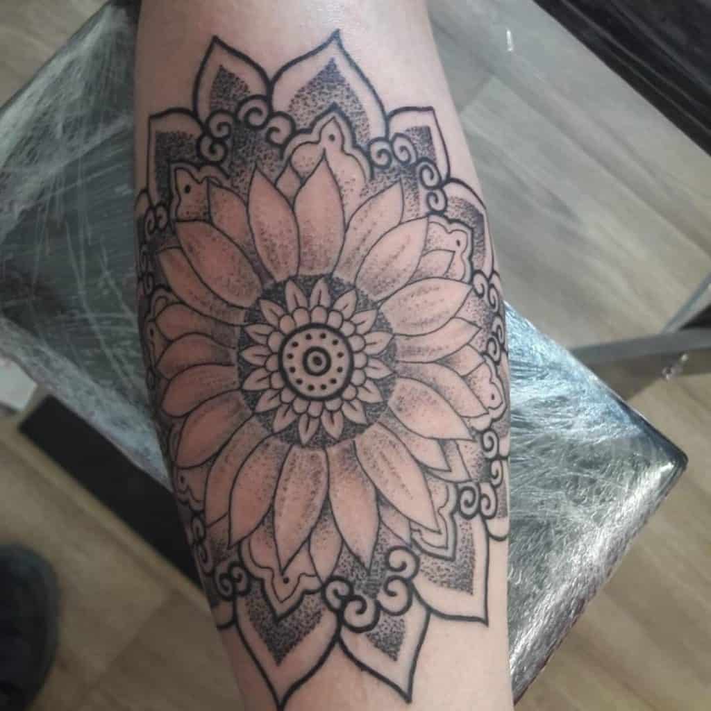 Tatuaje de girasol para hombres 3