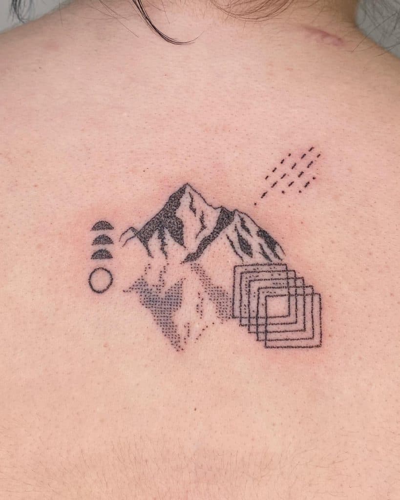 Tatuaje geométrico de montaña 4