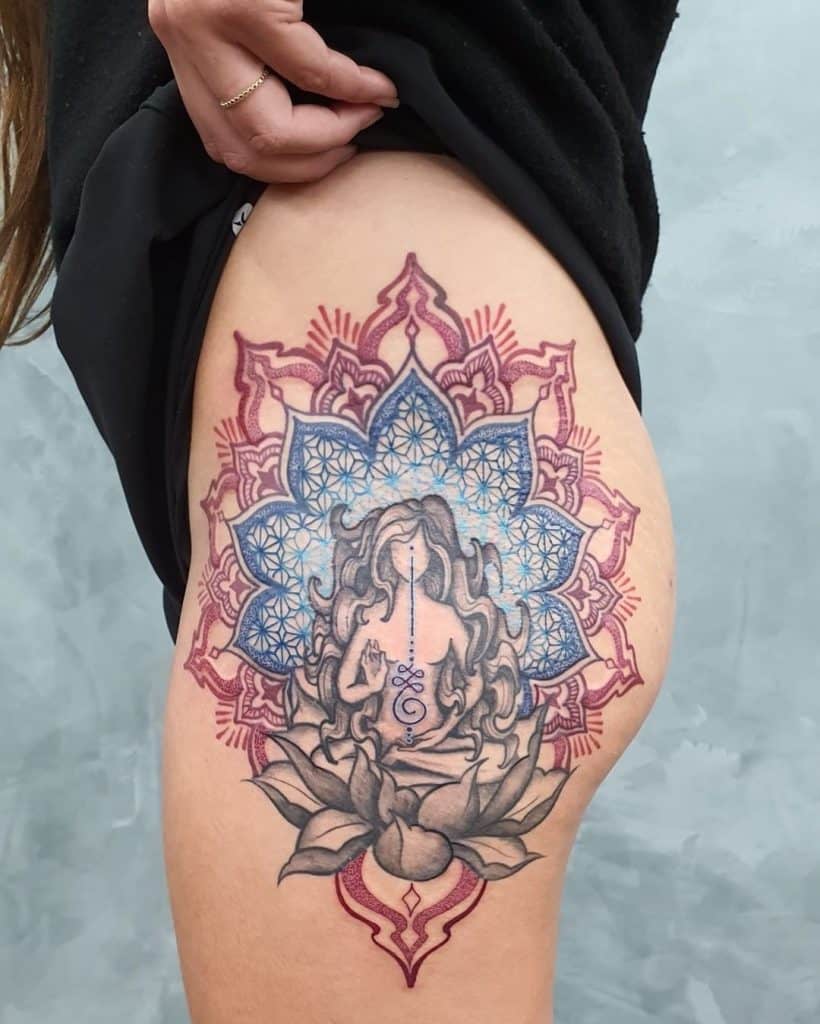 Tatuaje colorido de Buda en la pierna y el muslo para la paz 