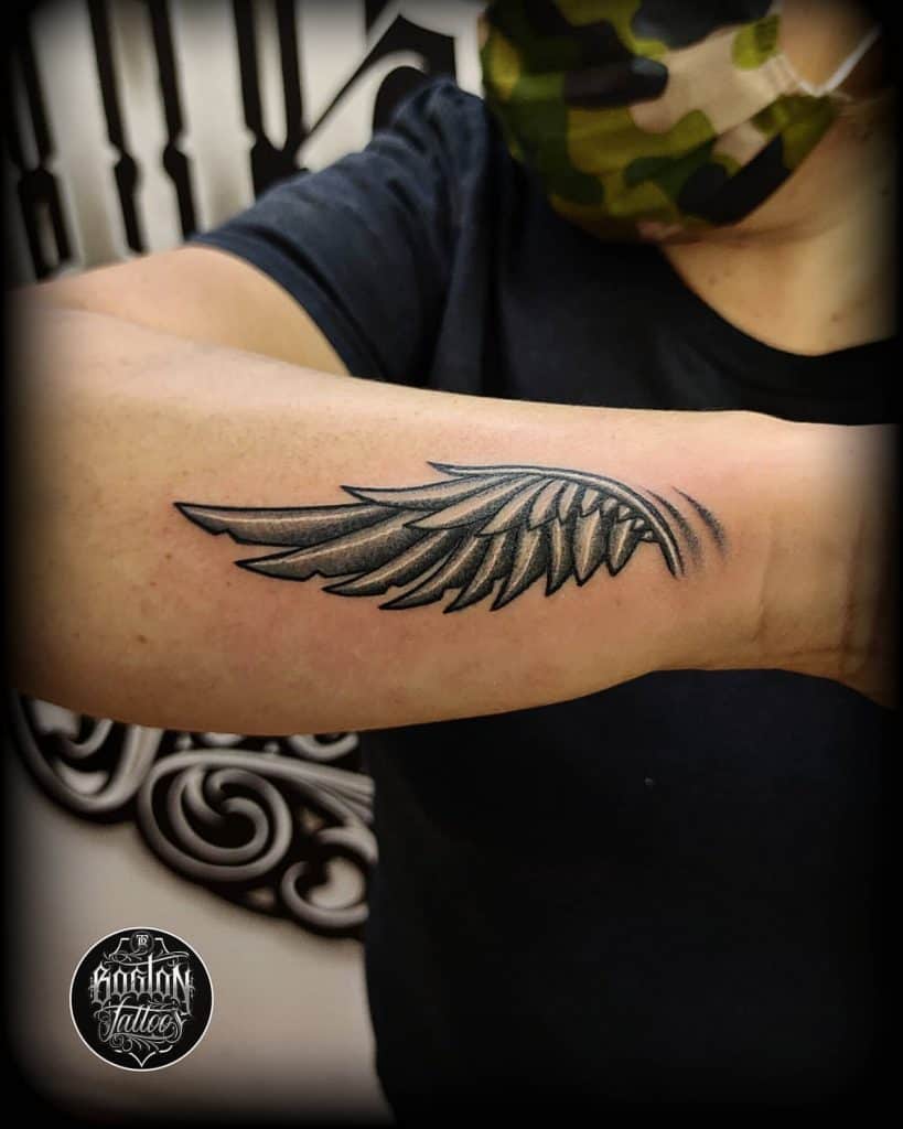 Tatuaje de alas de libertad 1
