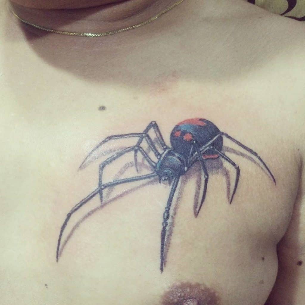 Diseños de tatuaje de araña 3D en el pecho