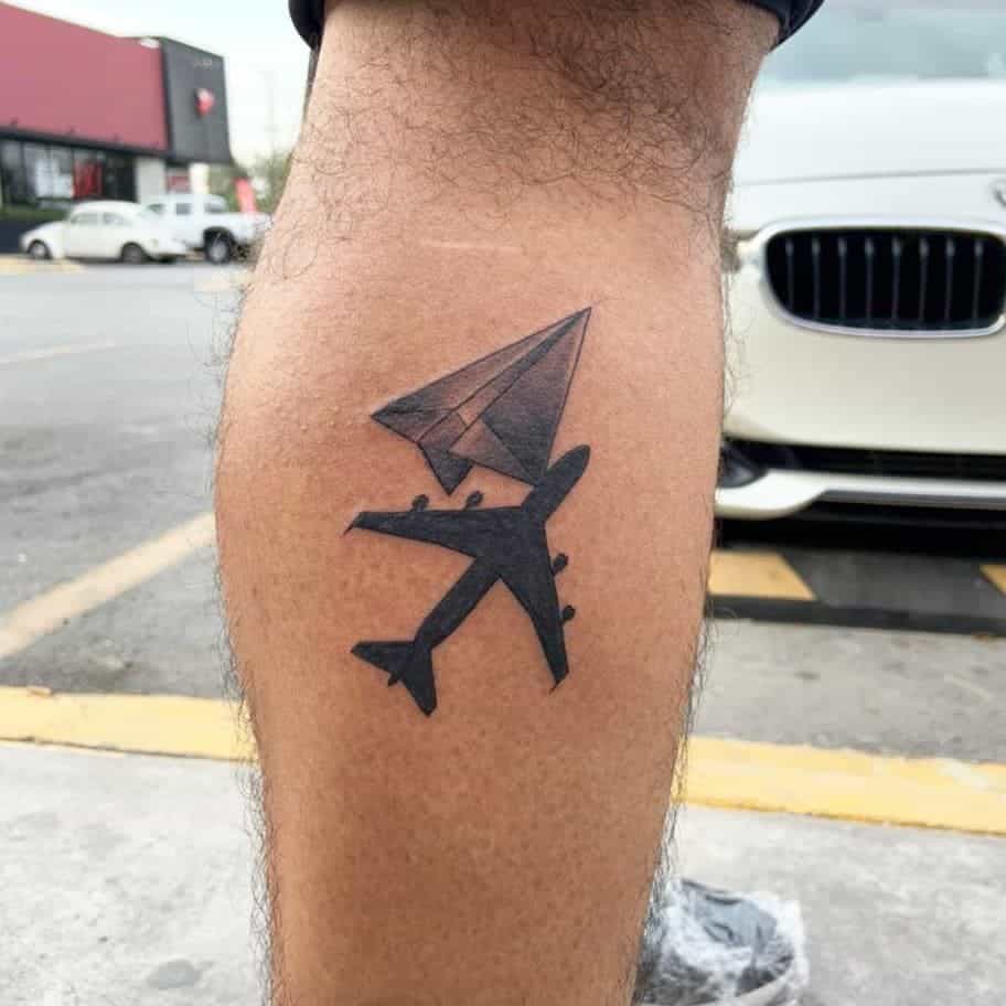 Tatuaje De Avión De Becerro 