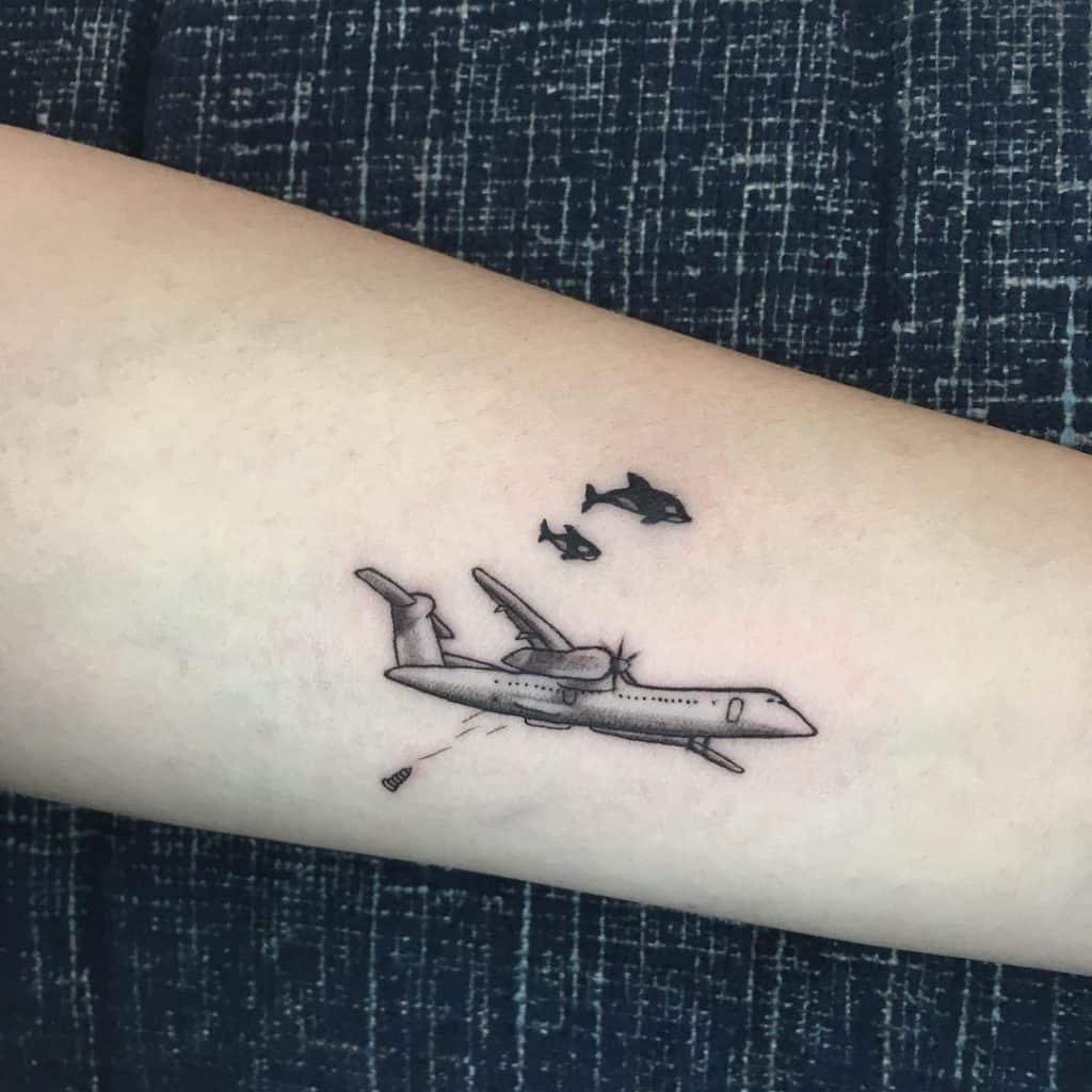 Tatuaje De Avión Volador 