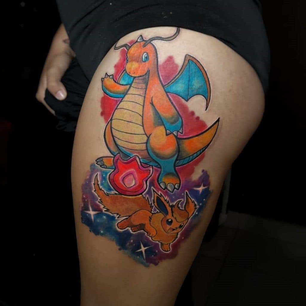 Tatuaje de Pokémon en el muslo