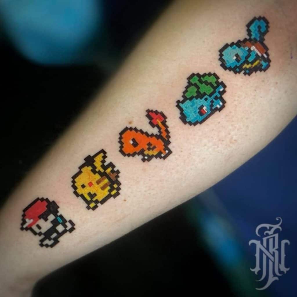 Tatuaje de Pokémon de 8 bits