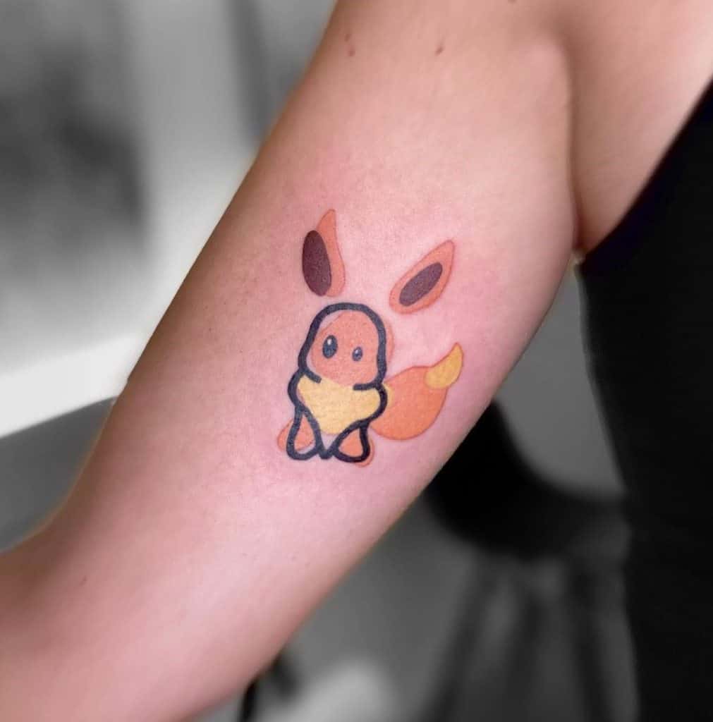 Tatuaje minimalista de Pikachu