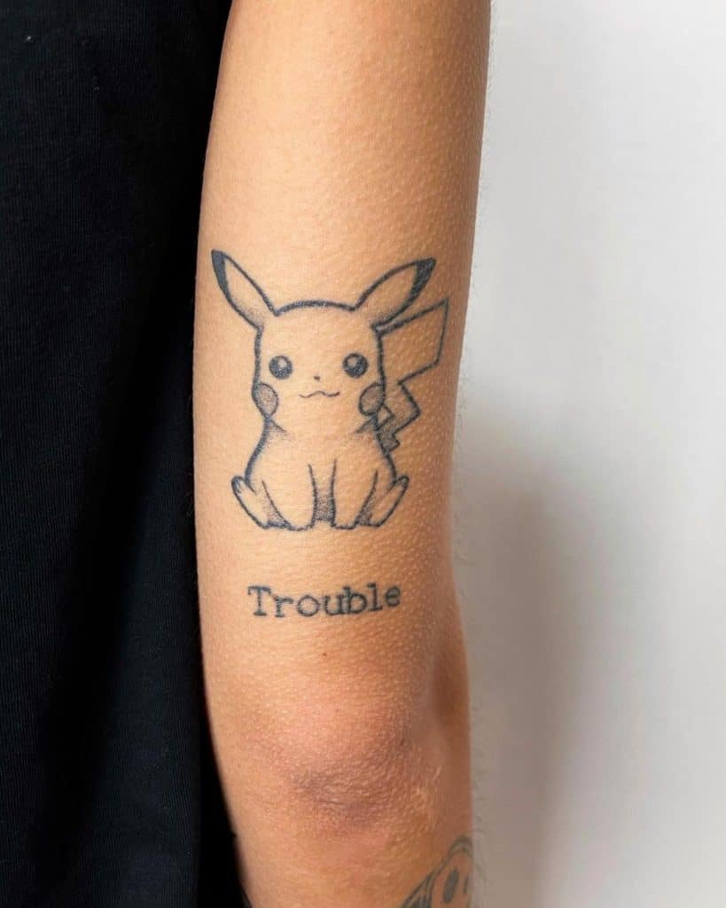 Tatuaje de Pikachu pequeño Tatuaje en blanco y negro 