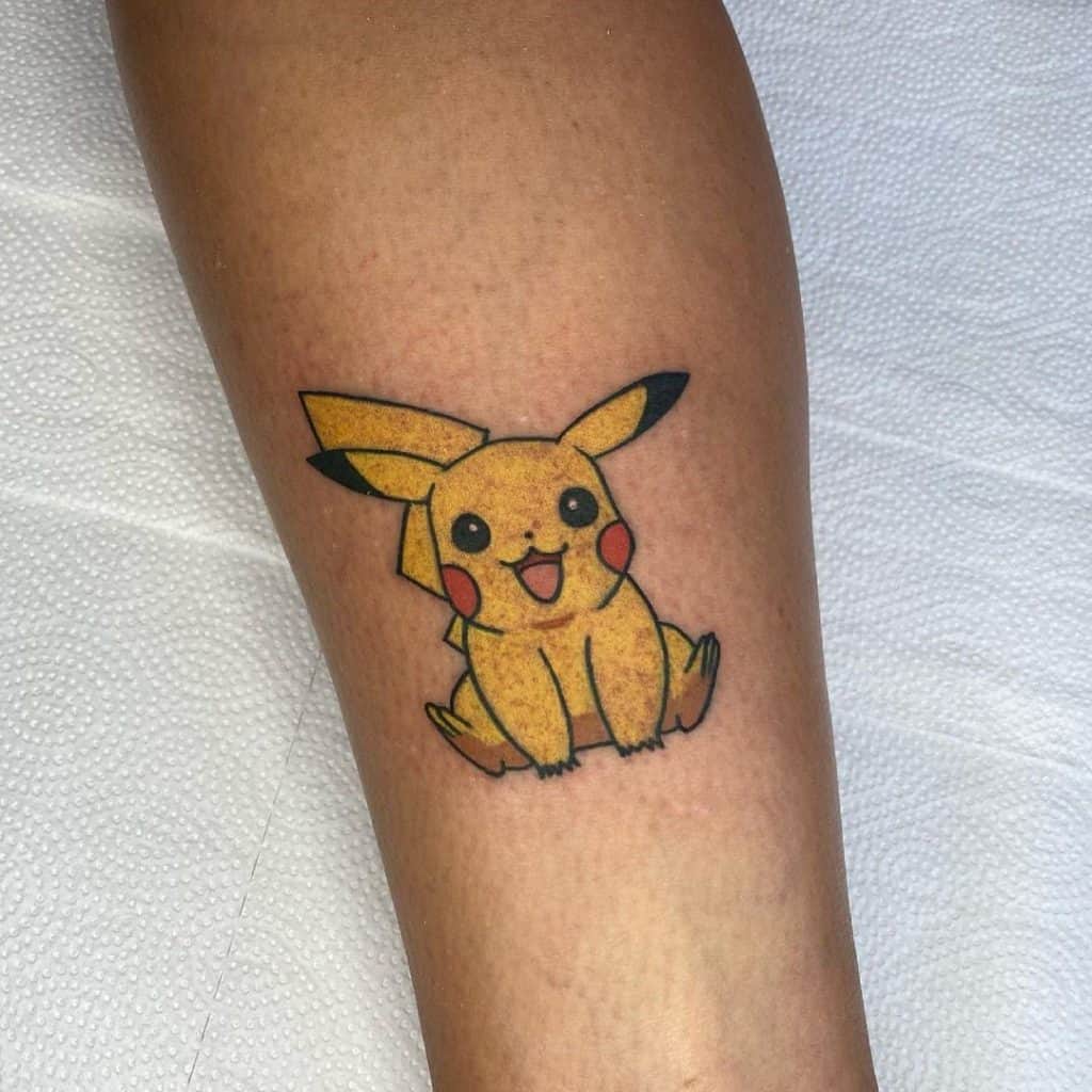 Tatuaje de Pikachu pequeño amarillo brillante