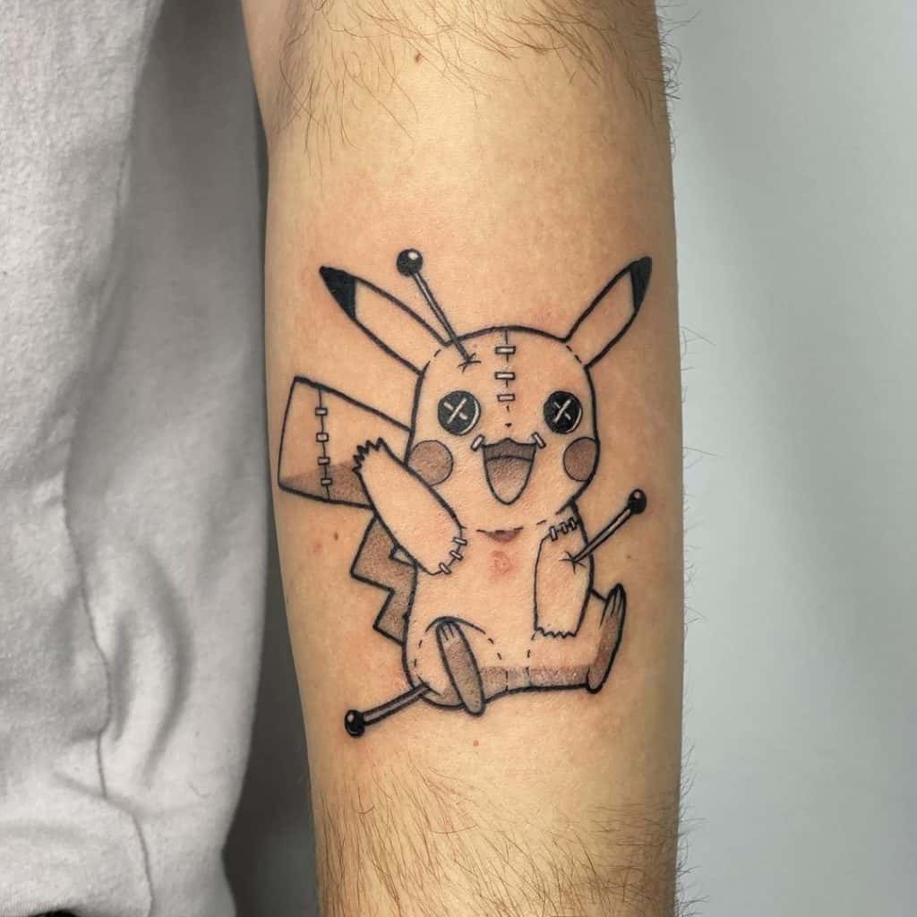 Diseño simple de tatuaje de Pikachu en blanco y negro 