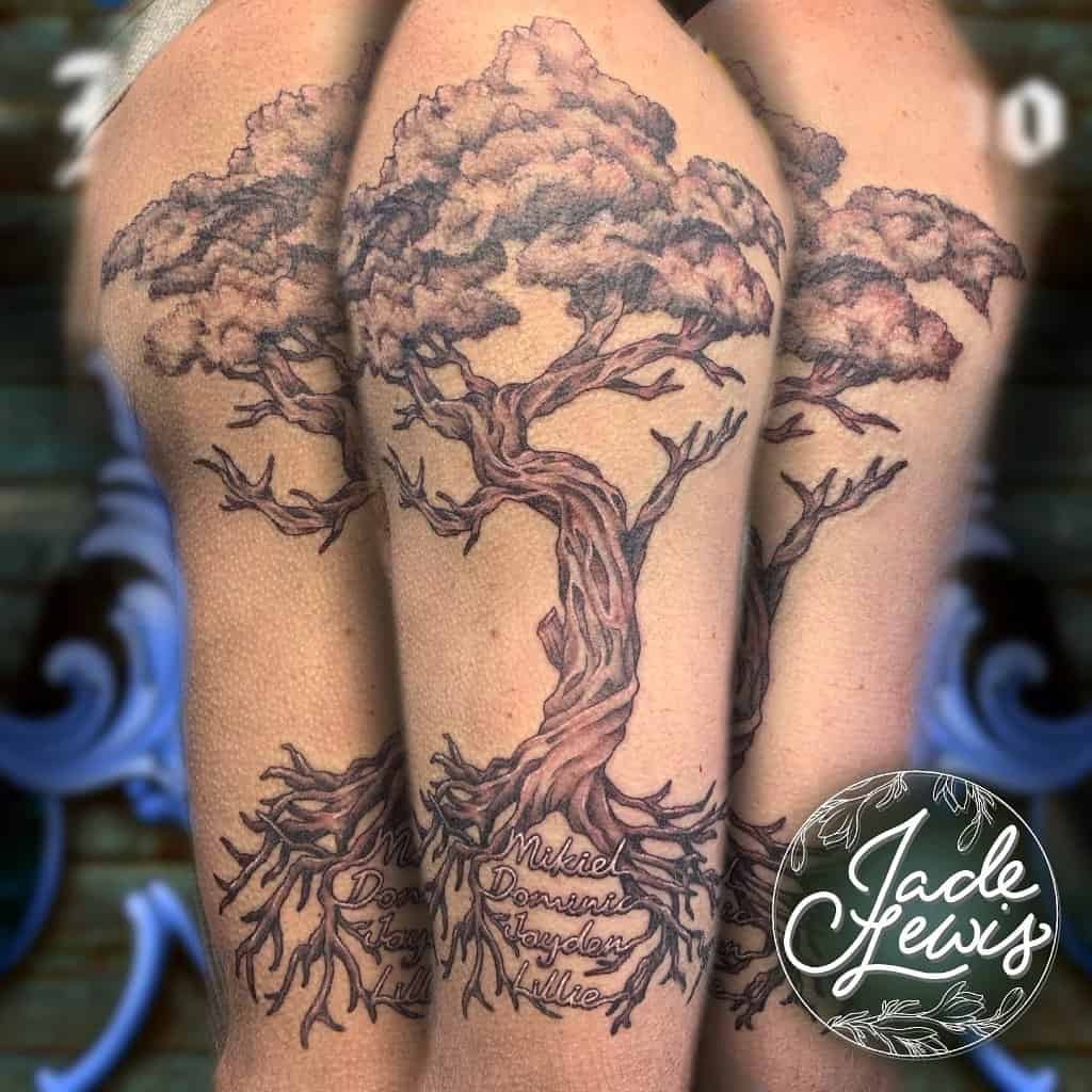 Tatuaje de árbol genealógico en el brazo 2
